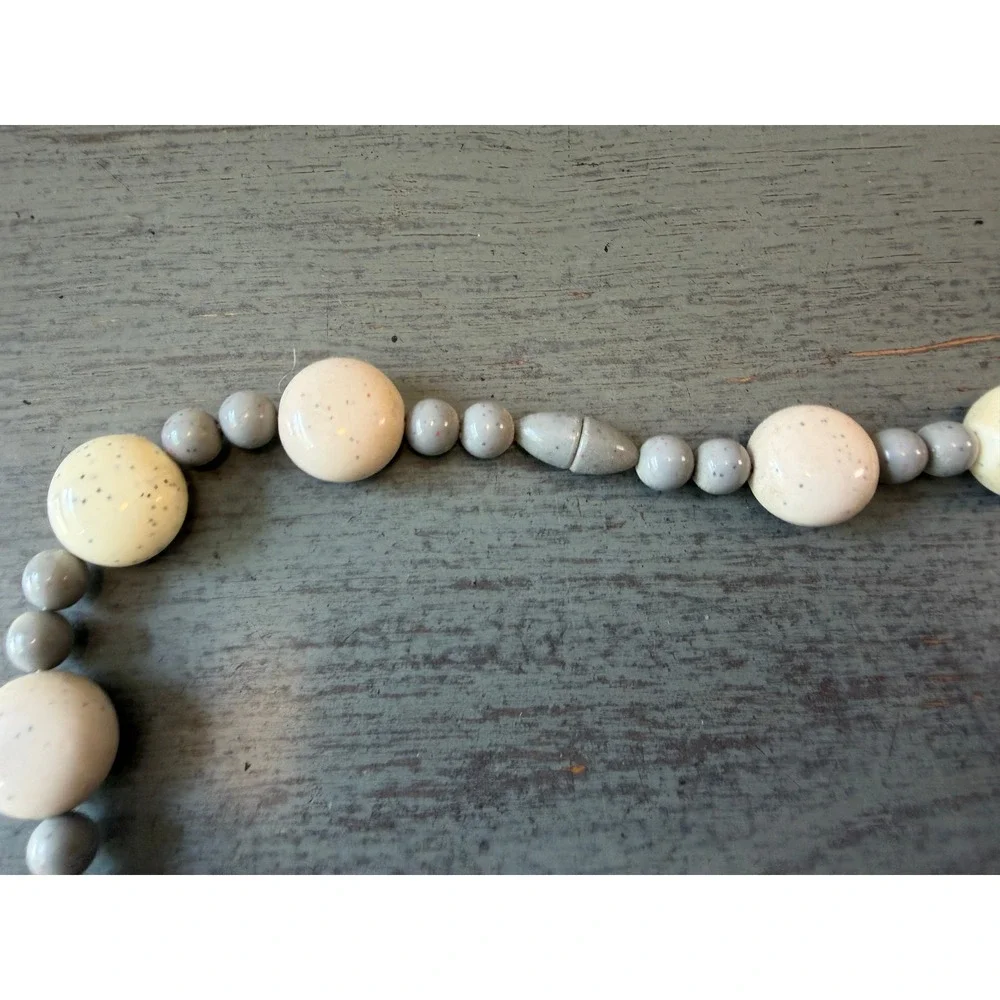 Vintage Speckled Disc Bead Necklace Cream Tan Grey Neutral Barrel Clasp 22 Inch